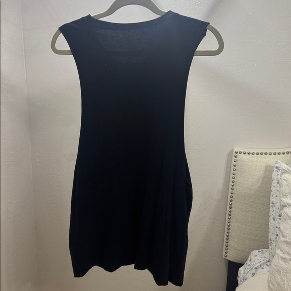 Taylor Swift Black 1989 Muscle Tee - Picture 2 of 2